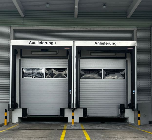 Torabdichtung DAS-3 DOBO, Industrie-Sektionaltore SPU F42, Dobo-Rampe