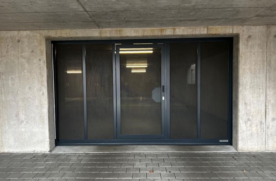 Hörmann Sammelgaragentor-ST500 mit Schlupftür